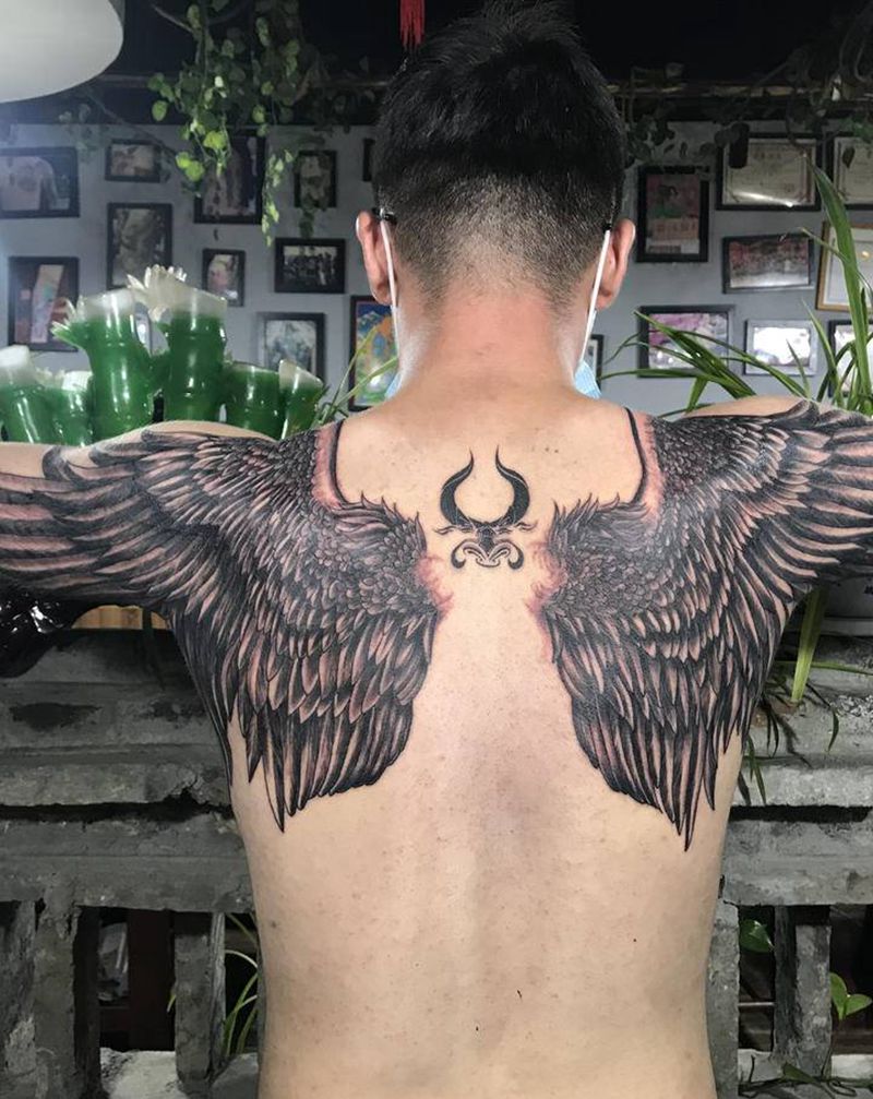 翅膀纹身纹身图片_肩部新传统纹身图案