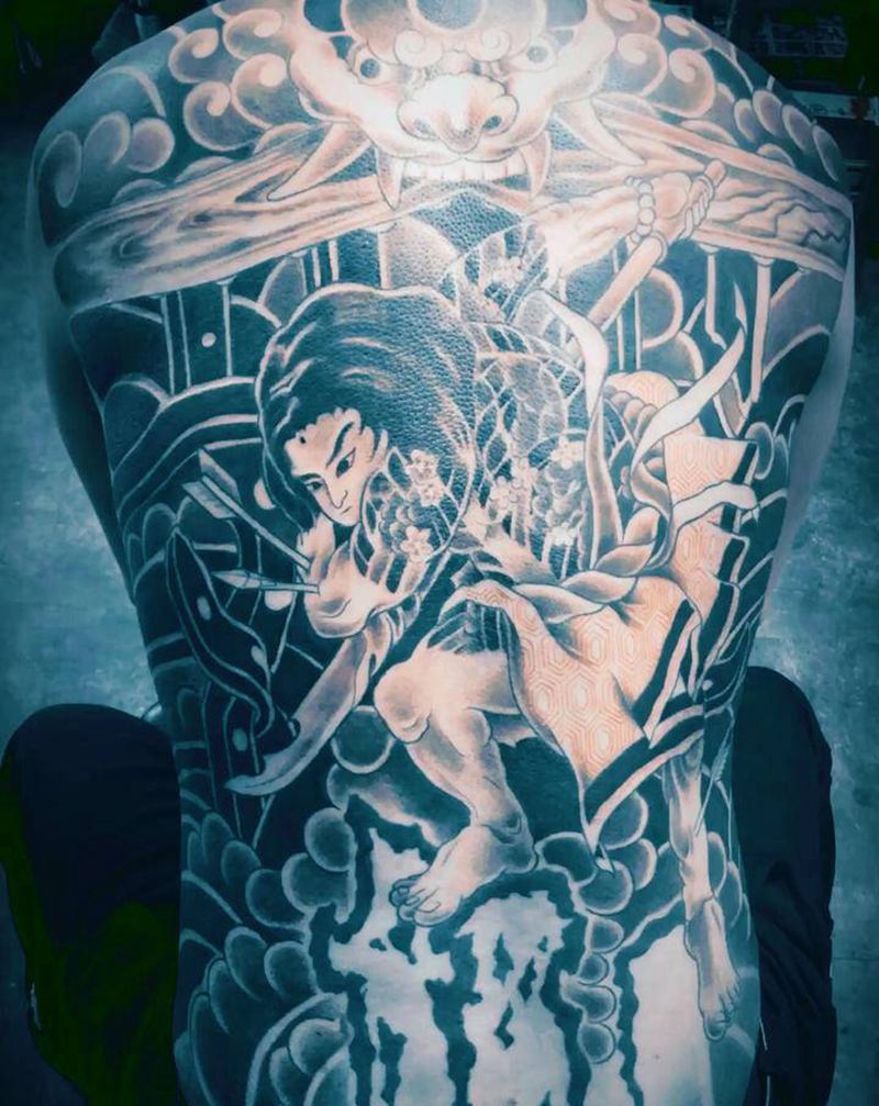 日式满背纹身图片_背部纹身图案