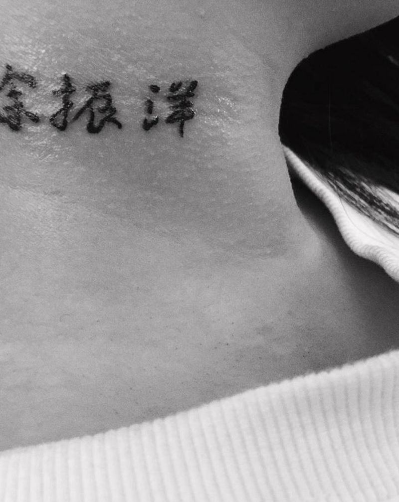 文字纹身图片_颈部纹身图案