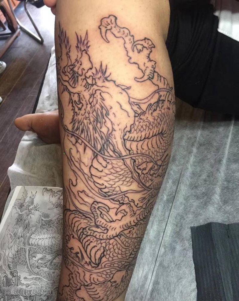 青龙纹身图片_手臂腿部新传统水墨龙纹身图案