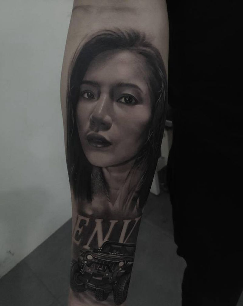 肖像作品纹身图片_手臂欧美写实肖像纹身图案