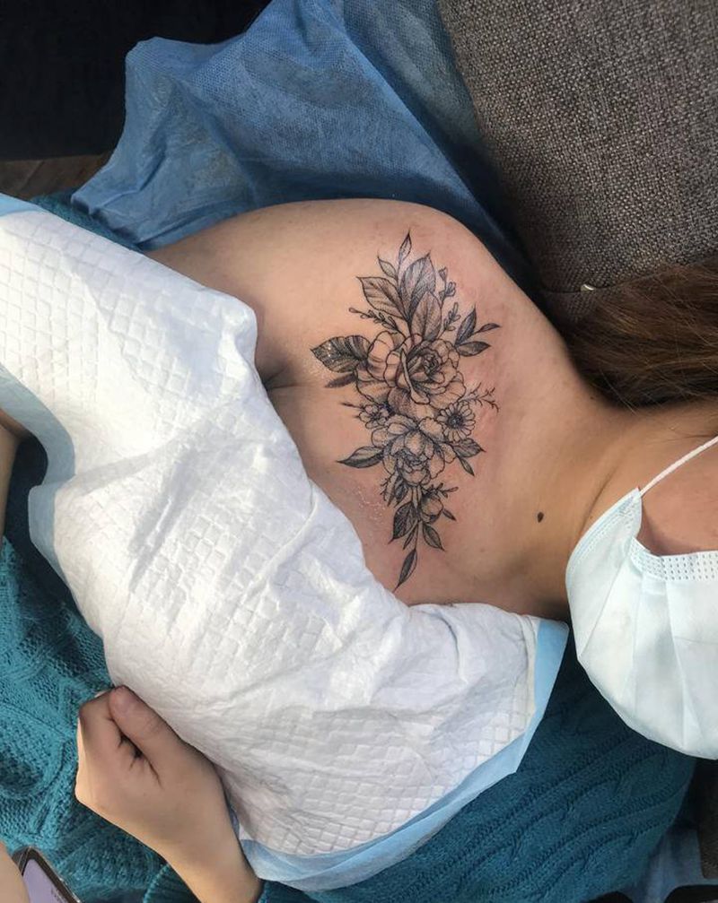 素花纹身图片_胸部点刺纹身图案