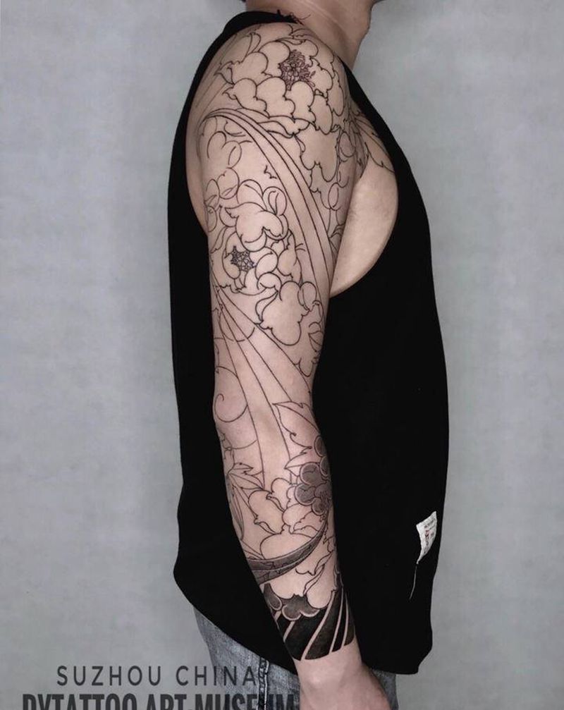 老传统牡丹花臂纹身图片_手臂老传统纹身图案