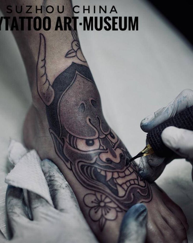 一个满背纹身图片_脚部纹身图案