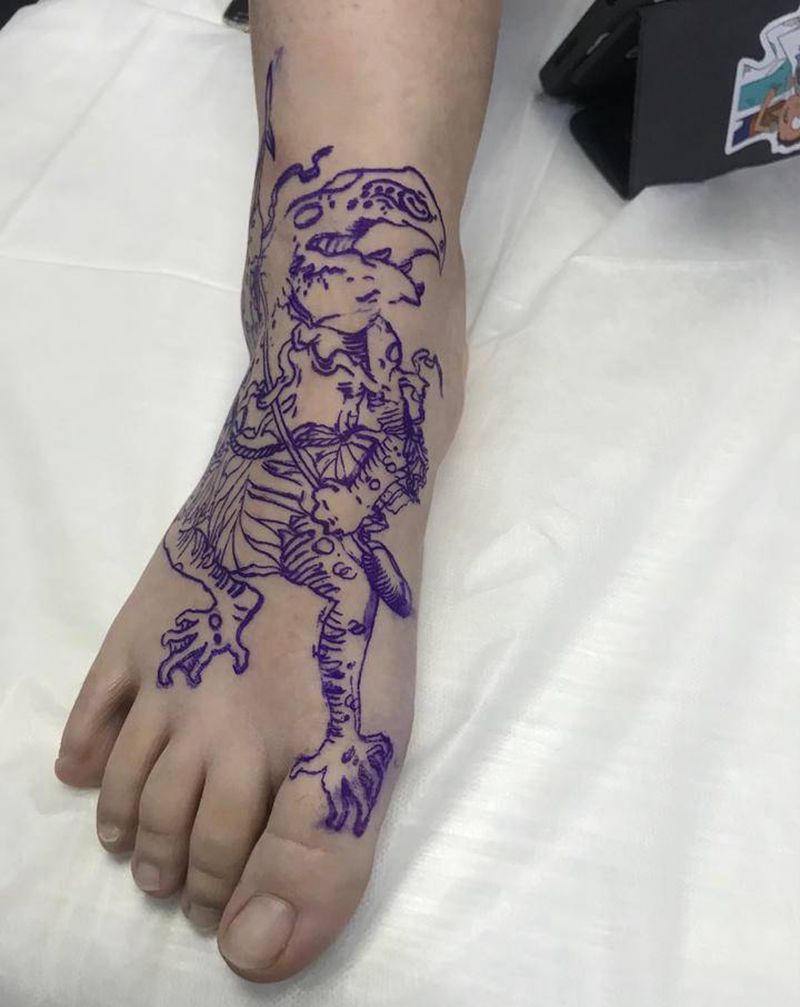 呱呱蛙纹身图片_脚部纹身图案