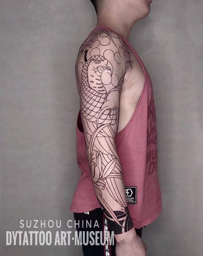 老传统鹰花臂纹身图片_手臂老传统纹身图案