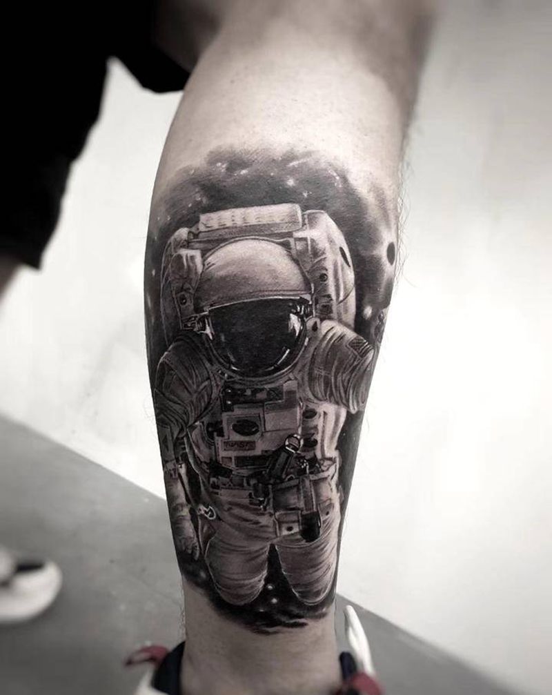 宇航员纹身图片_欧美写实纹身图案