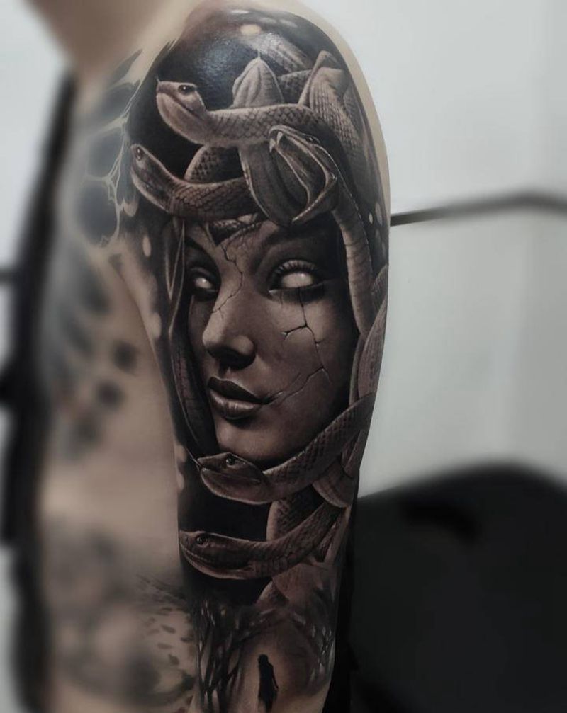 美杜莎纹身图片_手臂欧美写实纹身图案