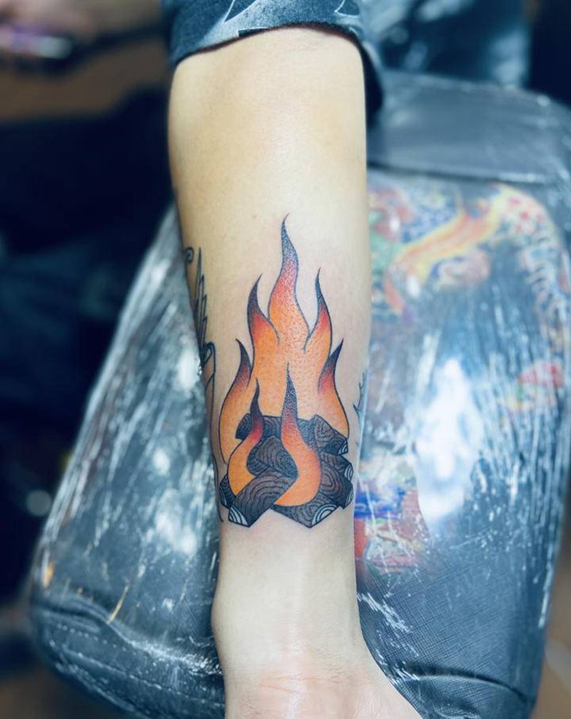 干菜烈火纹身图片_手臂Old School纹身图案