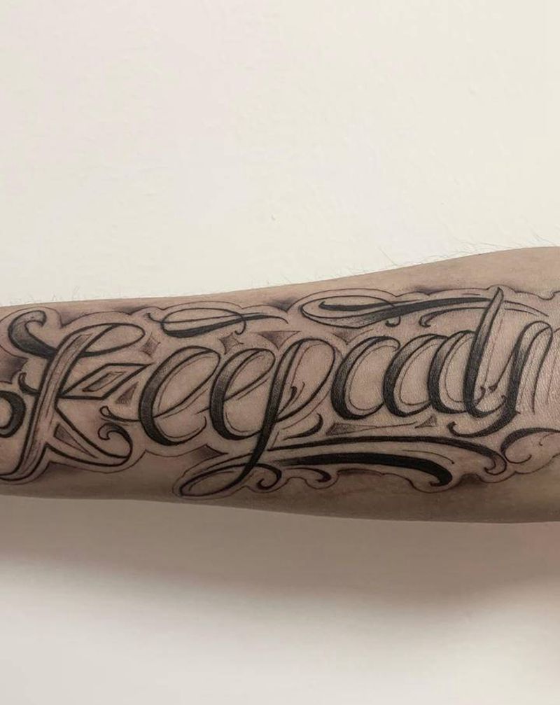 keep calm纹身图片_手臂花体字纹身图案