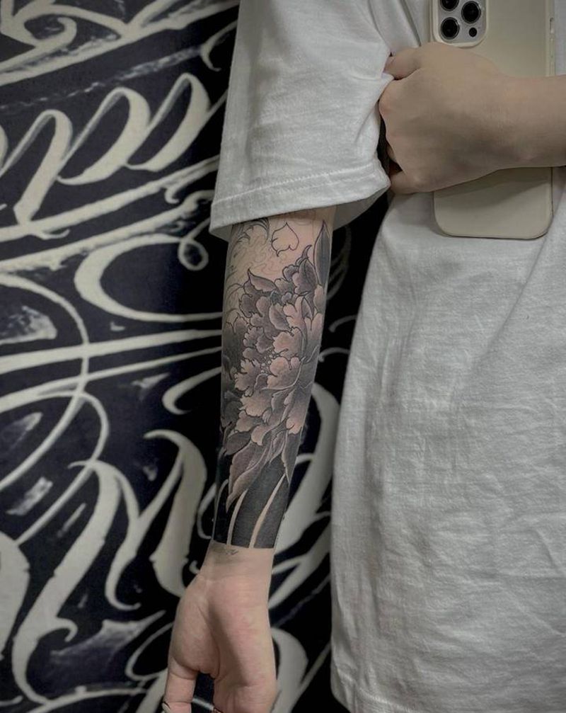 牡丹花纹身图片_手臂新传统纹身图案