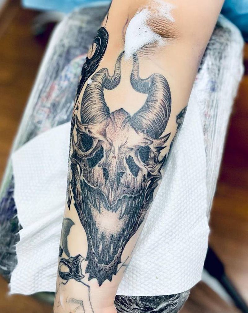 面具（期待恢复后）纹身图片_手臂点刺纹身图案