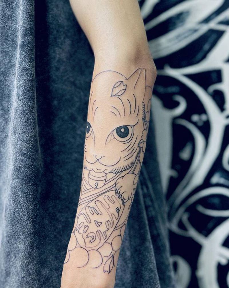 招财猫纹身图片_手臂老传统新传统纹身图案