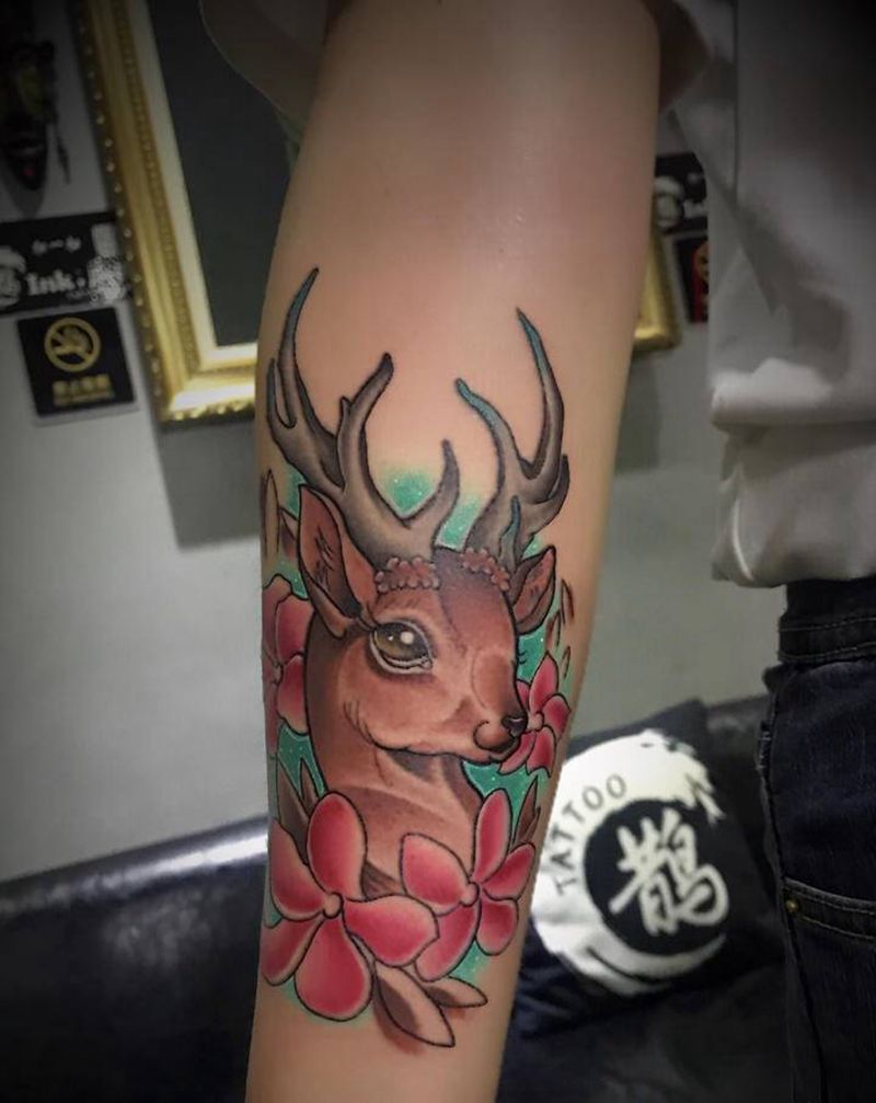 鹿纹身图片_手臂New School纹身图案