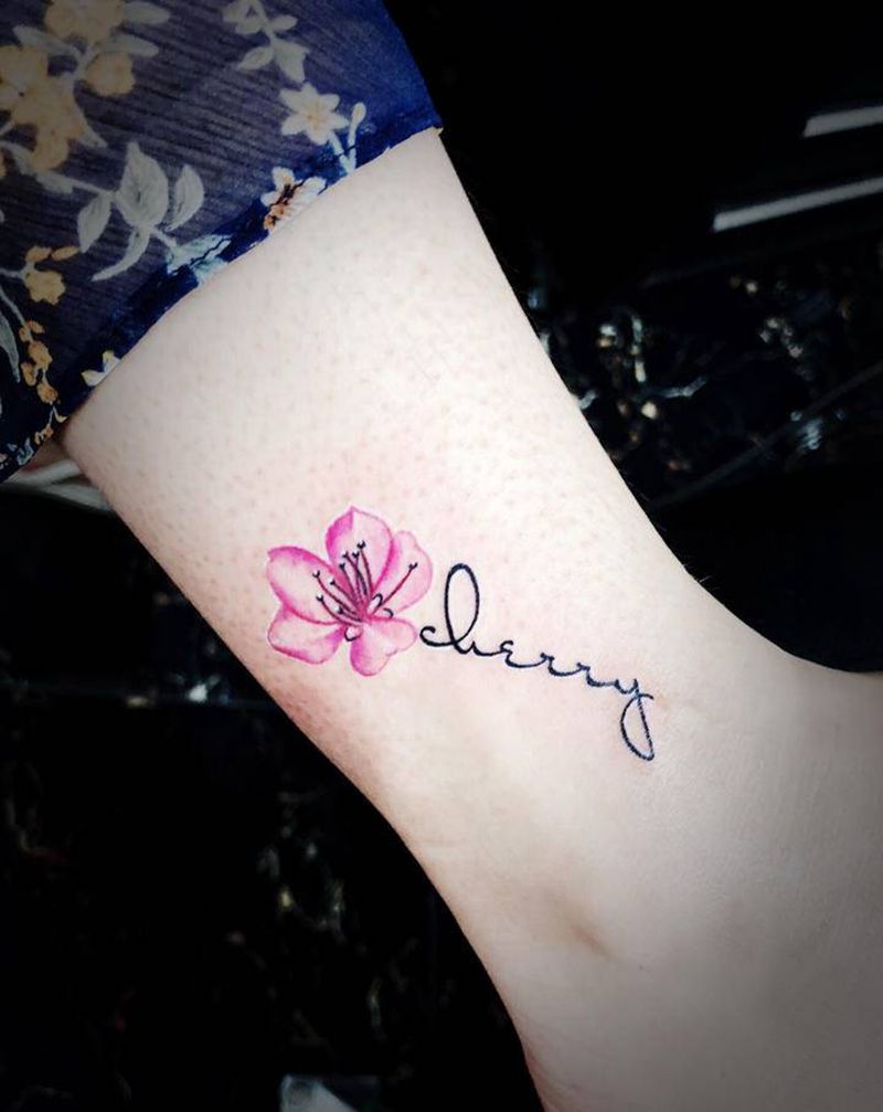 字母纹身图片_脚部几何纹身图案