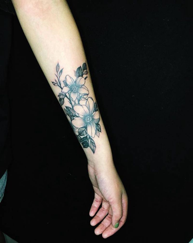 素花纹身图片_手臂点刺纹身图案