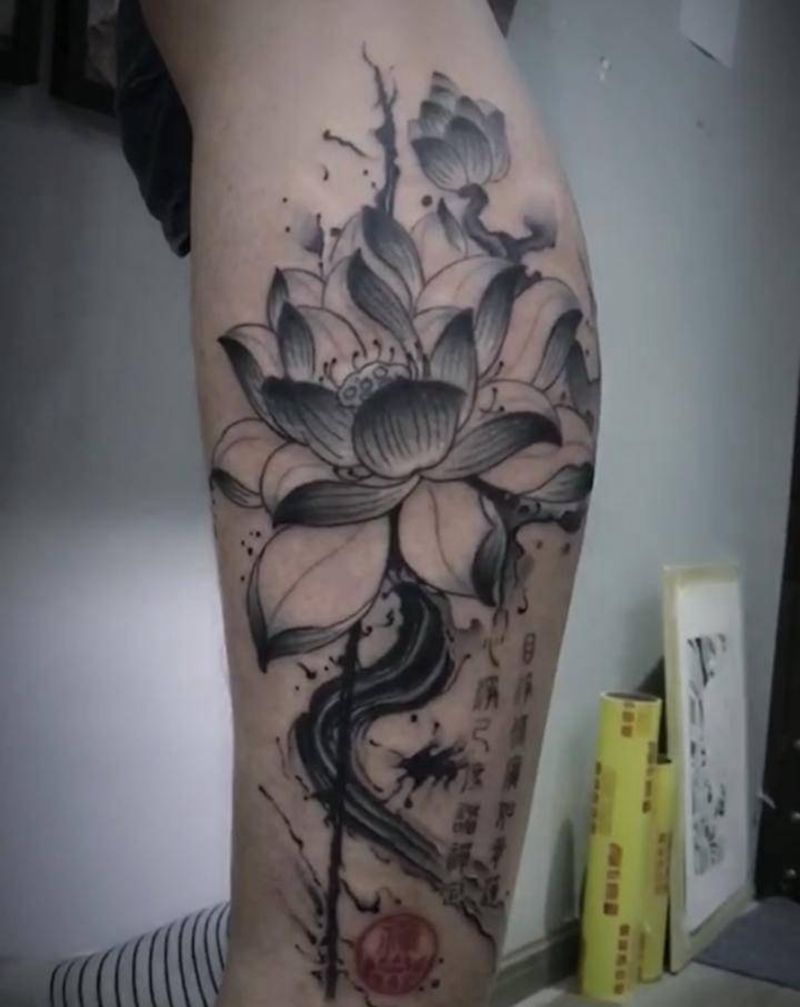 莲纹身图片_腿部纹身图案