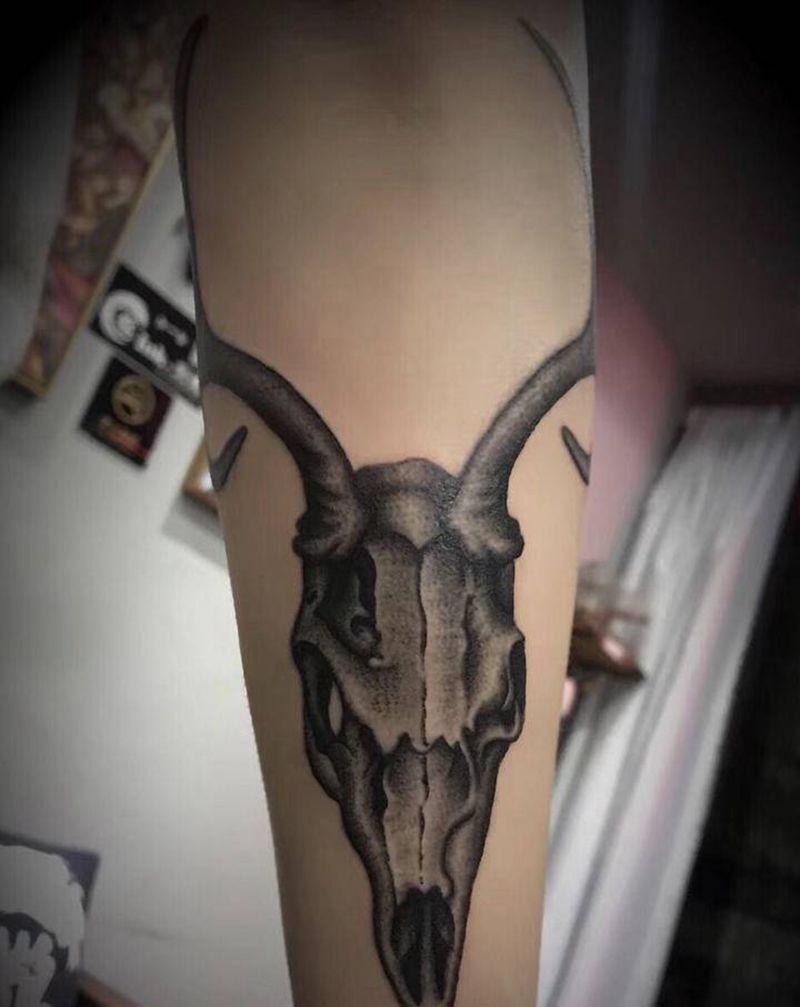 鹿纹身图片_手臂纹身图案