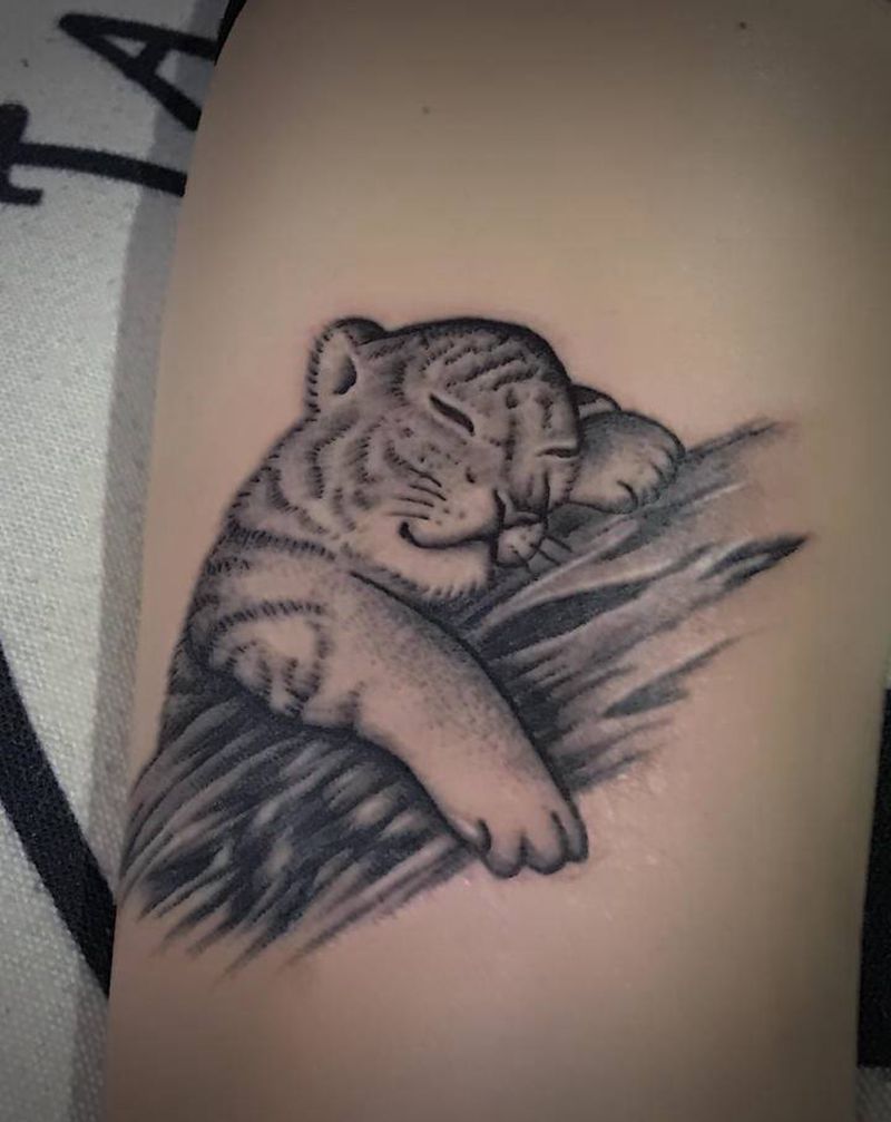 老虎（遮盖）纹身图片_腿部纹身图案