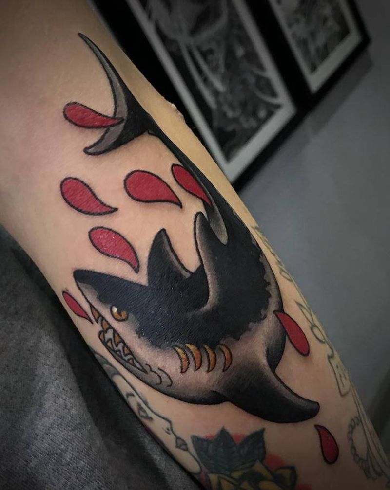 鲨鱼纹身图片_手臂纹身图案