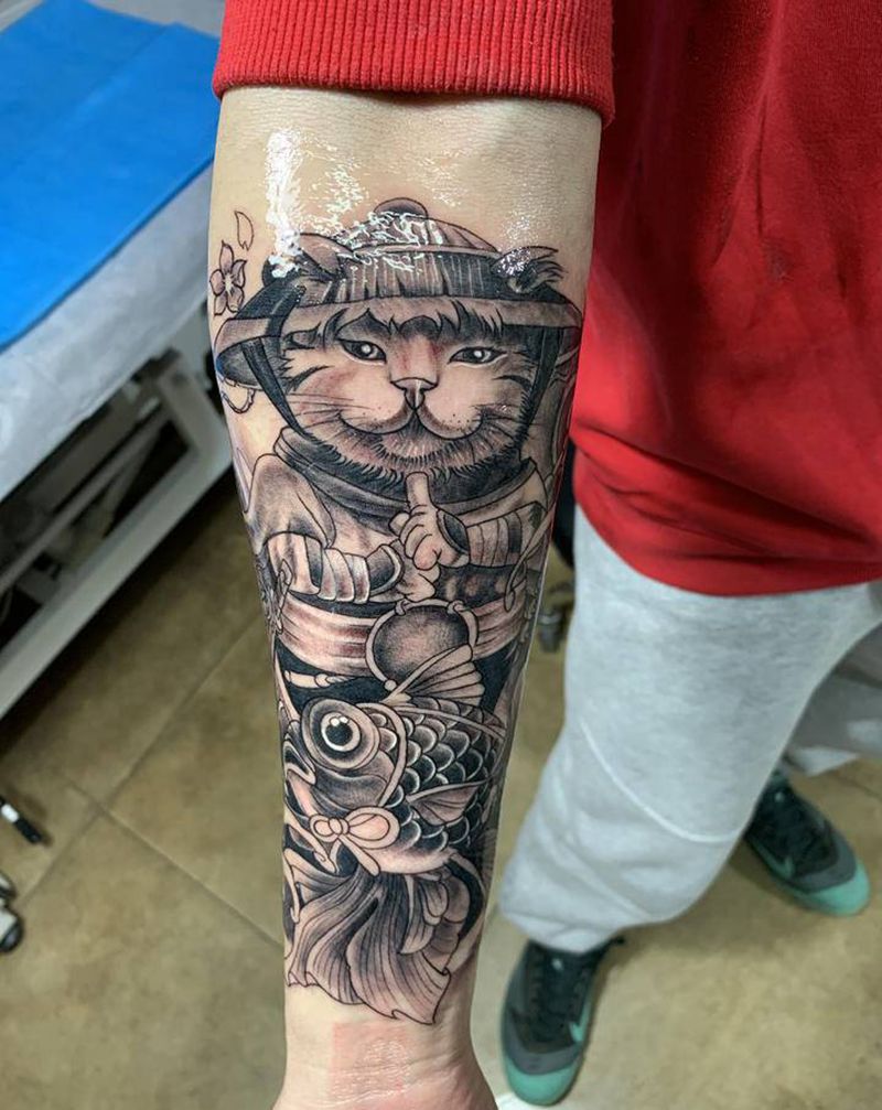 武士猫纹身图片_手部纹身图案