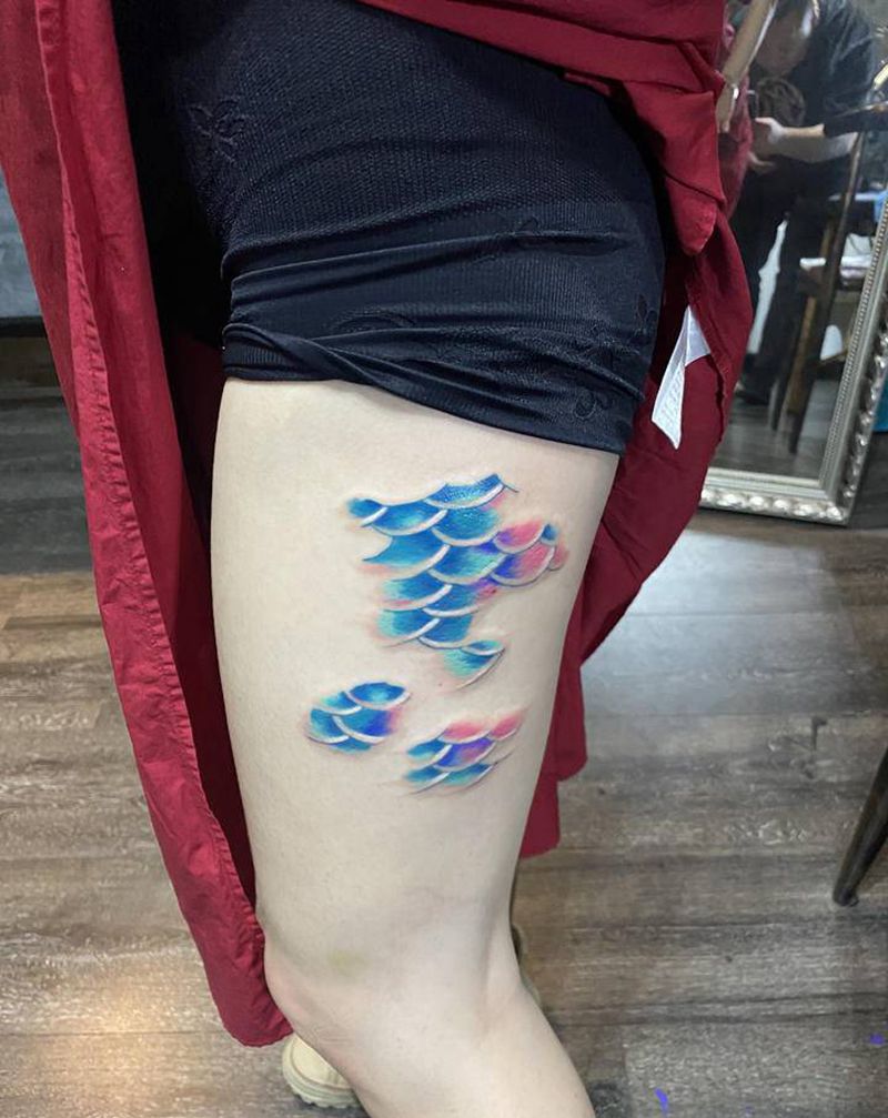 鱼鳞纹身图片_臀部纹身图案
