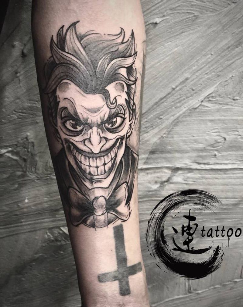 小丑纹身图片_手臂速写风纹身图案