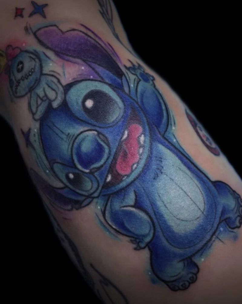 史迪仔纹身图片_手臂水彩纹身图案