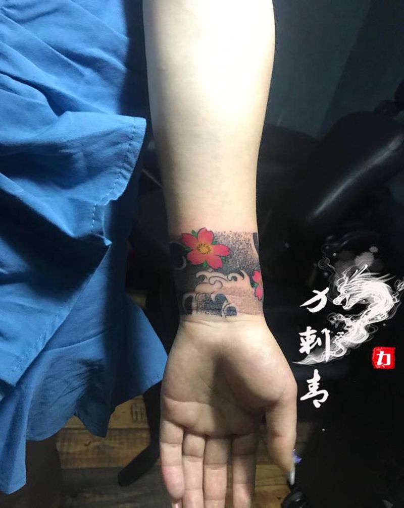 臂环纹身图片_手臂老传统点刺纹身图案