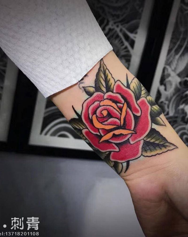 玫瑰纹身图片_手臂Old School纹身图案