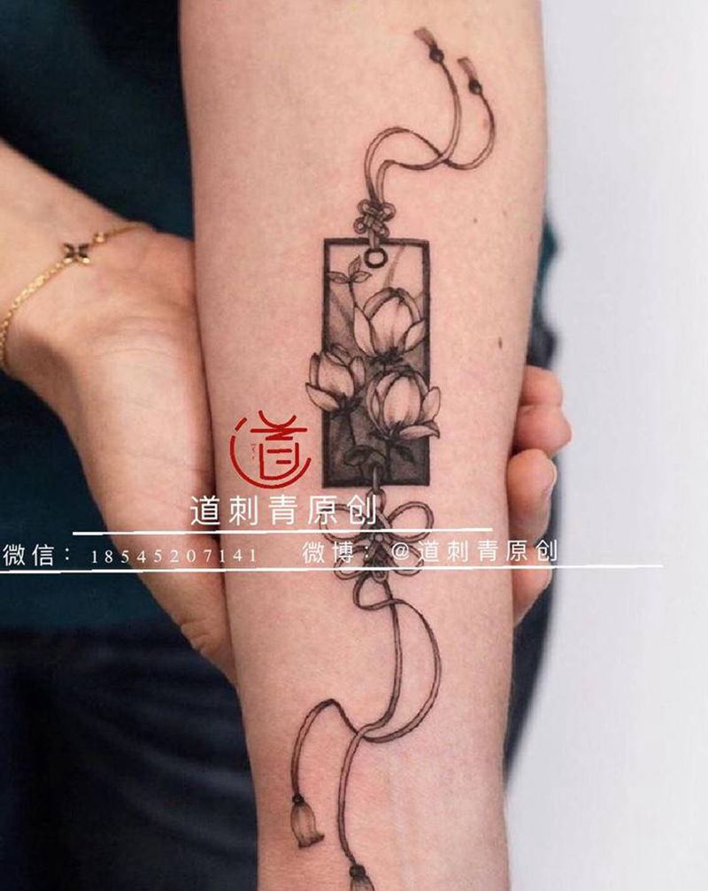 荷牌纹身图片_手臂新传统荷花纹身图案