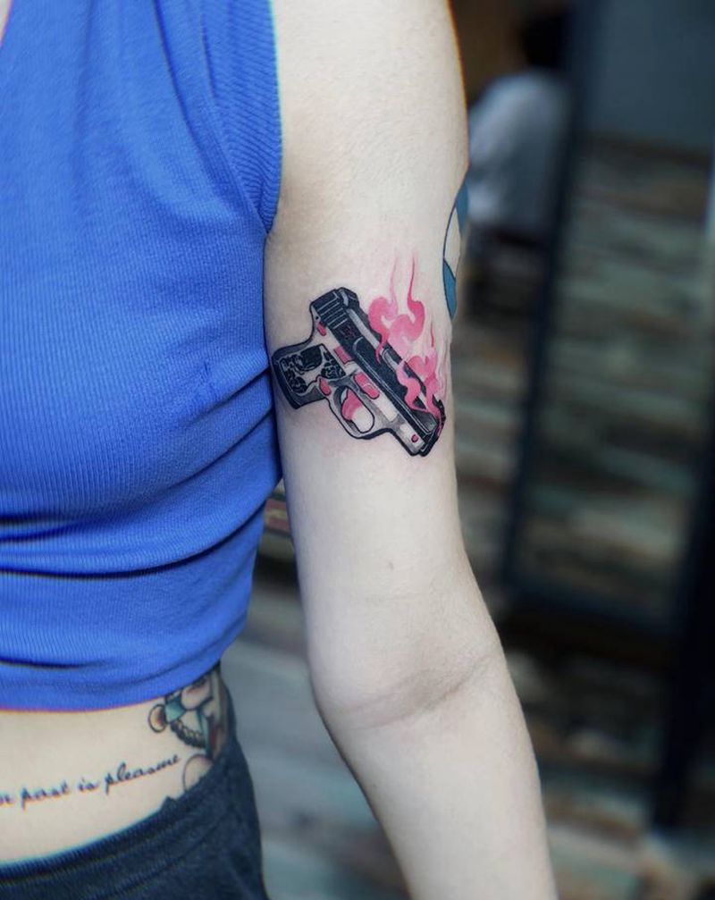 手枪 火 纹身纹身图片_手臂New SchoolOld School手枪火纹身图案