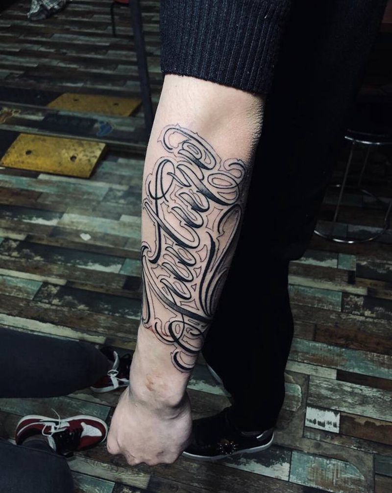 奇卡诺 花体字纹身图片_手臂花体字奇卡诺花体字纹身图案