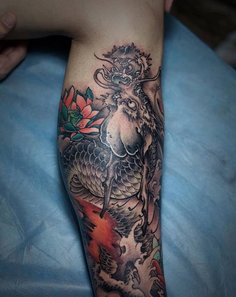 包小腿龙 荷花纹身图片_腿部老传统新传统龙荷花纹身图案