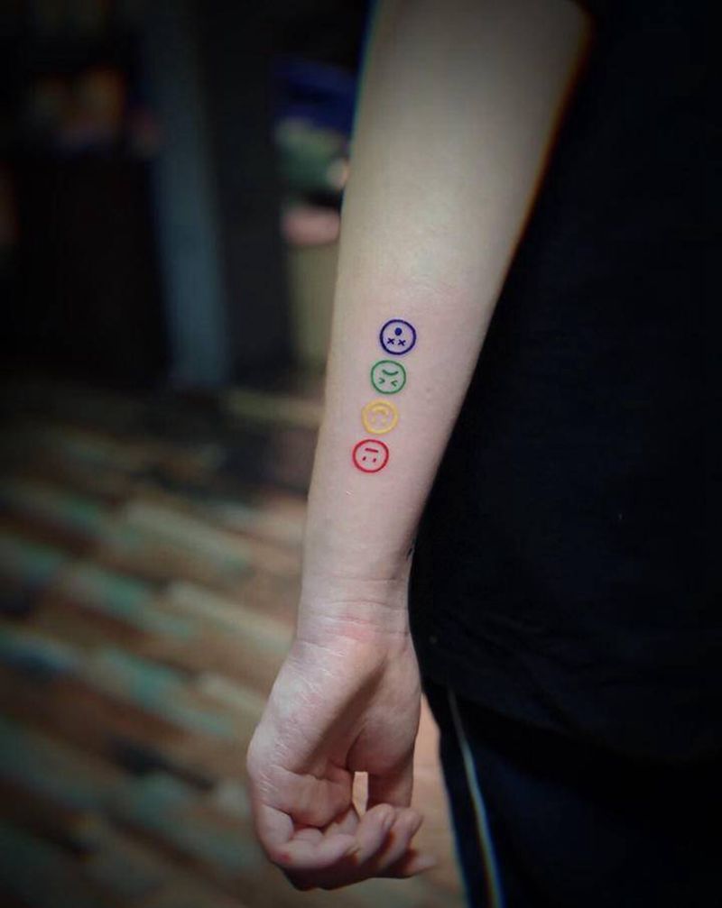 彩色笑脸 喜怒哀乐纹身图片_腿部手臂Old SchoolNew School喜怒哀乐笑脸彩色纹身图案