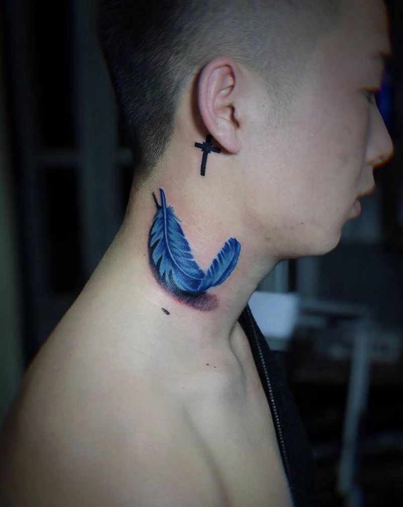 羽毛 脖子纹身图片_颈部羽毛脖子纹身图案