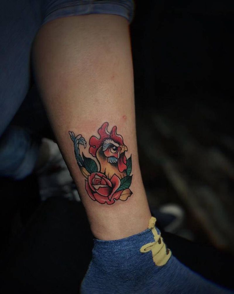 公鸡纹身图片_腿部Old SchoolNew School公鸡纹身图案