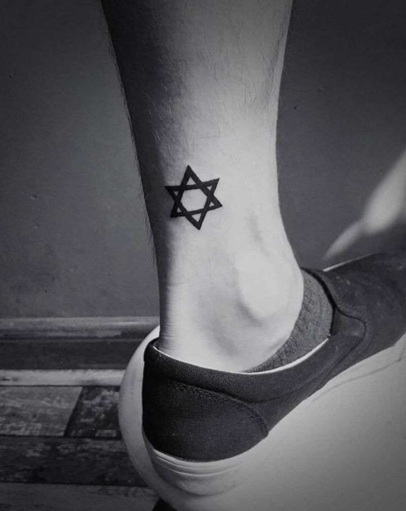 六芒星纹身图片_腿部图腾六芒星纹身图案