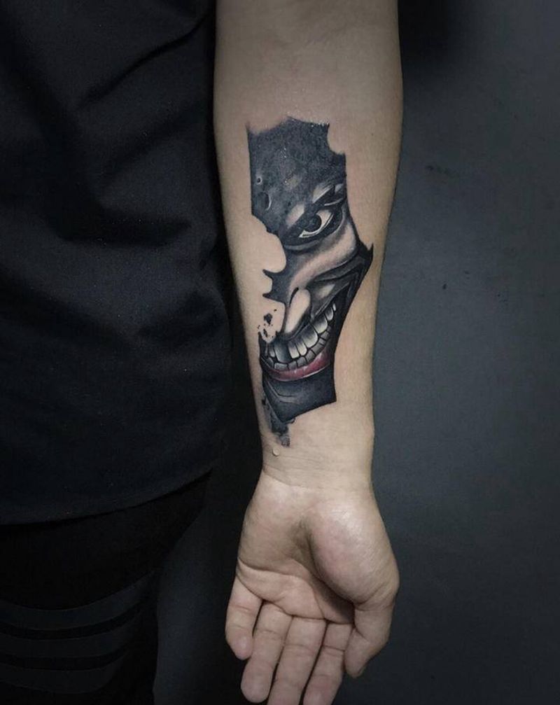 小丑蝙蝠侠纹身图片_手臂欧美写实蝙蝠侠小丑纹身图案