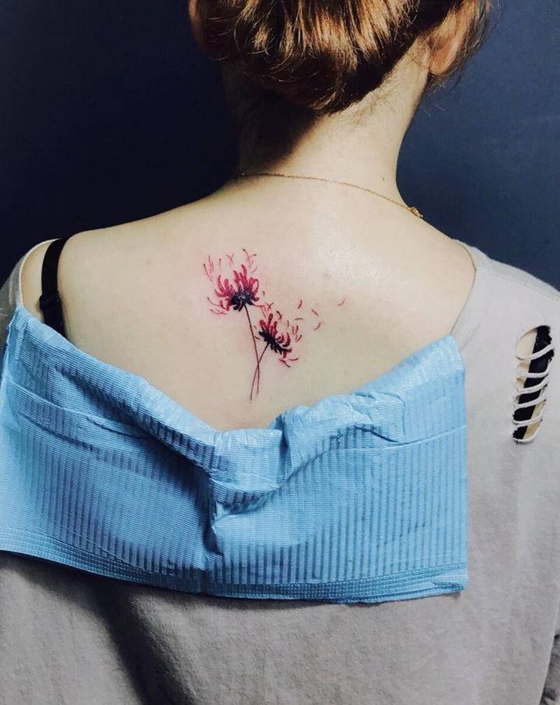 彼岸花纹身图片_背部水彩水墨彼岸花纹身图案