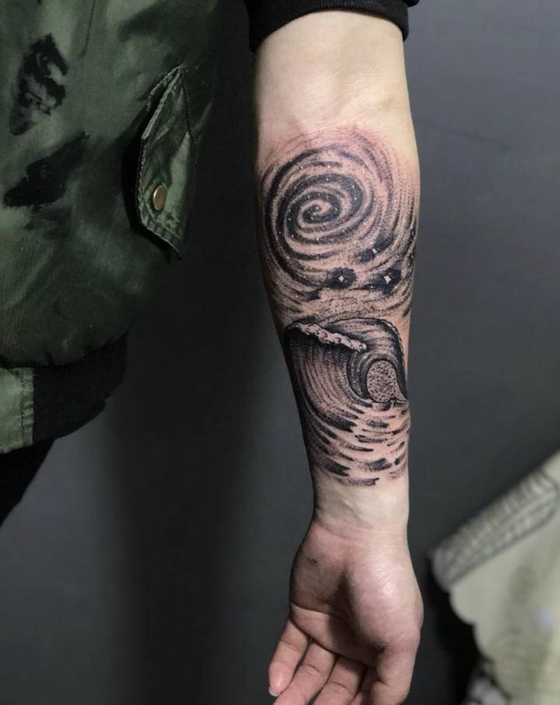 海浪星空纹身图片_手臂几何点刺海浪星空纹身图案