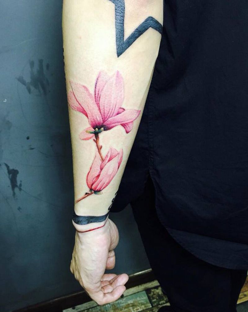 百合花纹身图片_手臂水墨水彩百合花纹身图案