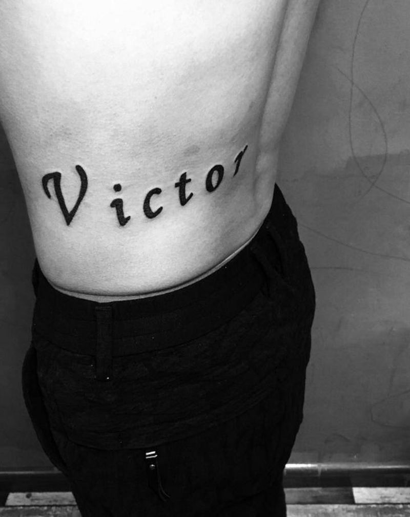 花体字纹身图片_腹部花体字花体字纹身图案