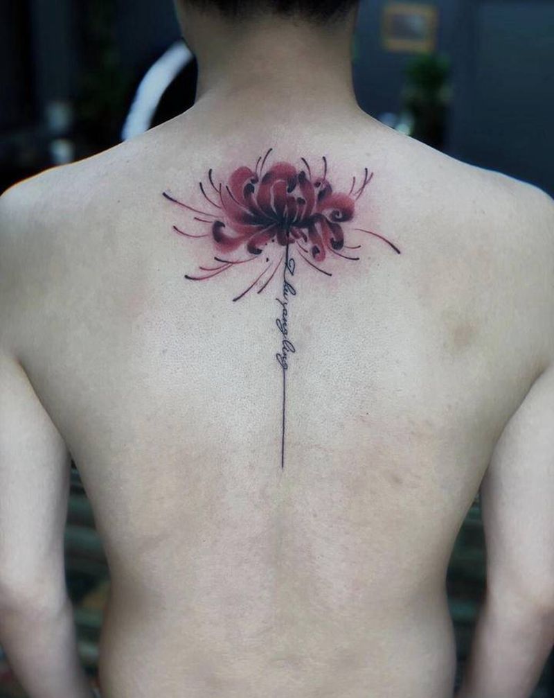 彼岸花纹身图片_背部水彩水墨彼岸花纹身图案