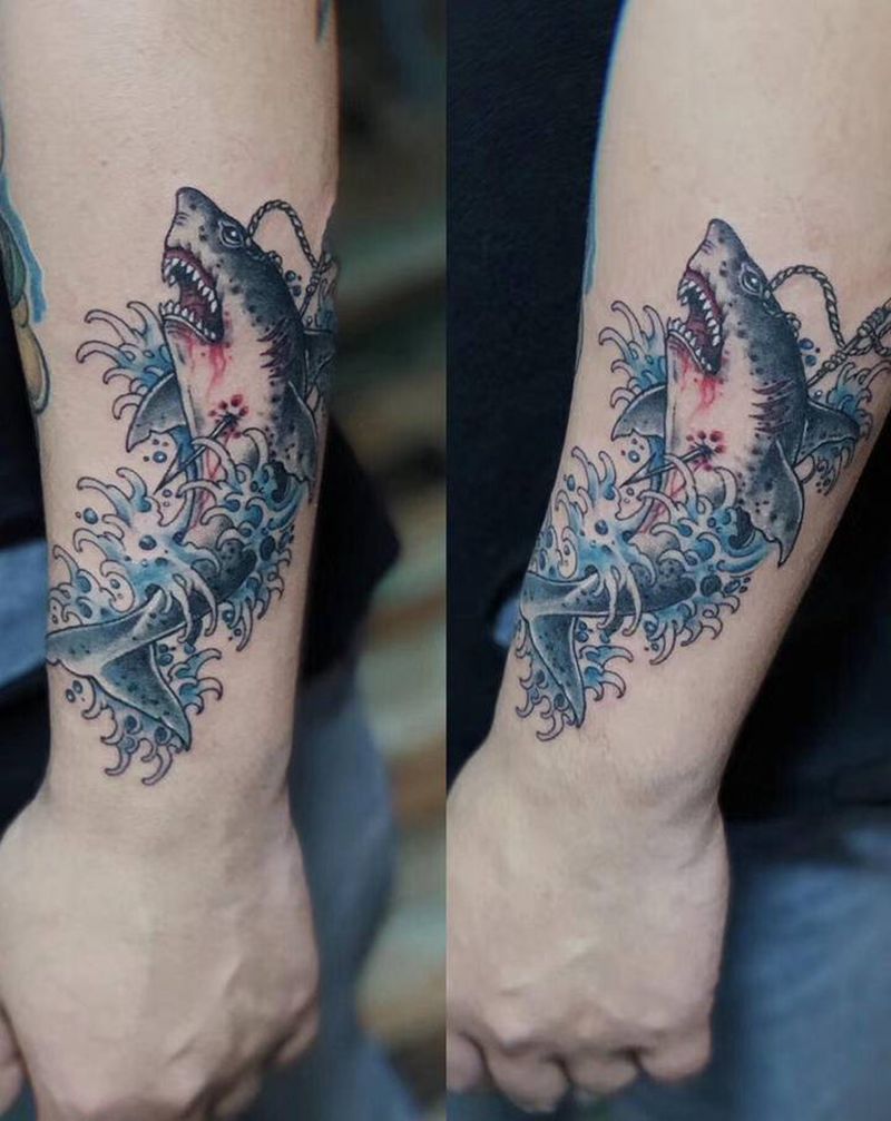 鲨鱼纹身纹身图片_手臂Old SchoolNew School鲨鱼纹身图案