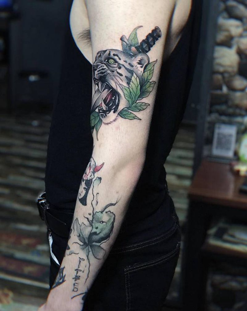 拼接花臂老虎纹身图片_手臂Old SchoolNew School拼接花臂老虎纹身图案