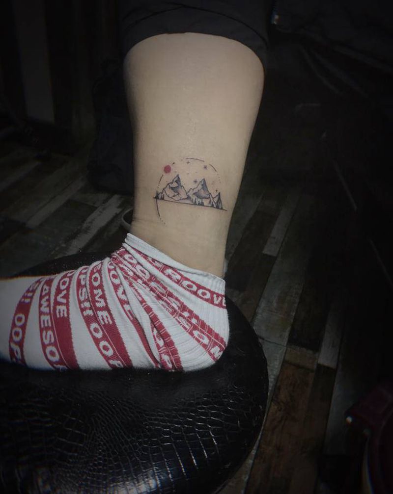 大山太阳纹身图片_手臂几何大山太阳纹身图案