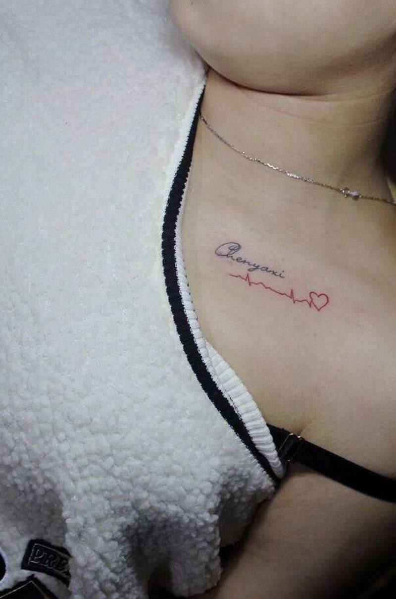 心电图字母纹身图片_胸部花体字心电图纹身图案