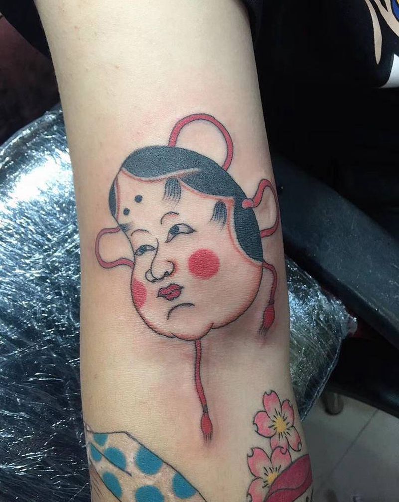 能面 阿多福纹身图片_手臂新传统老传统能面阿多福纹身图案