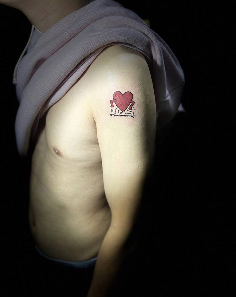 行走的爱心纹身图片_手臂Old SchoolNew School爱心纹身图案